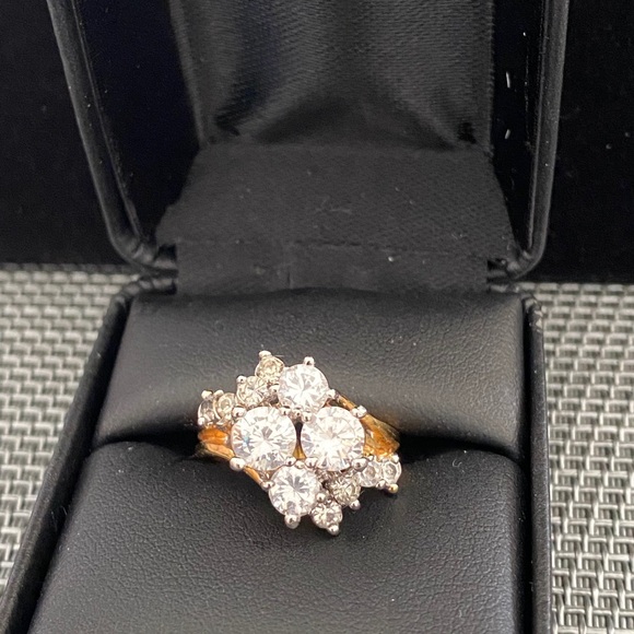 CZ Cluster ring - Picture 4 of 4